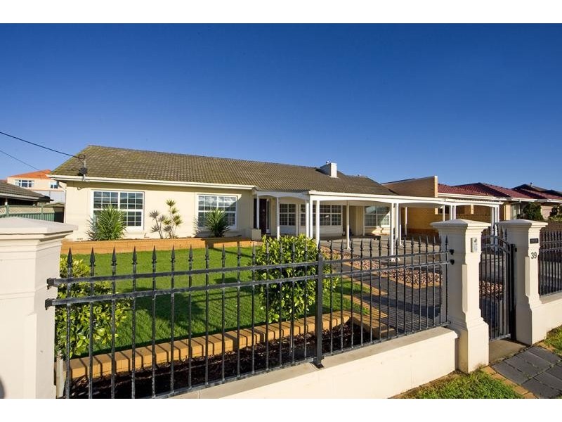 39 Richardson Avenue, Glenelg North SA 5045