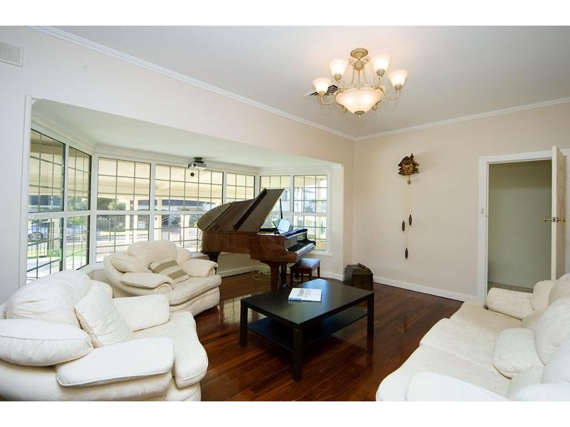 39 Richardson Avenue, Glenelg North SA 5045