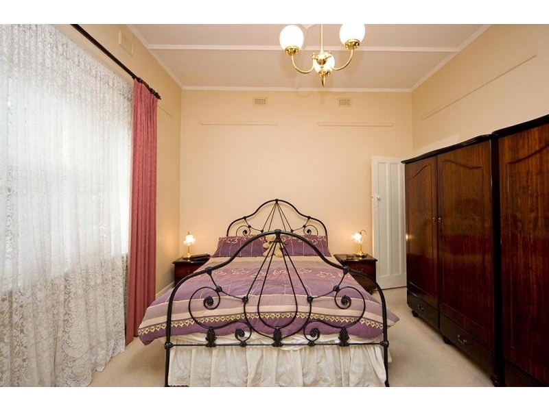 13 St Georges Avenue, Glandore SA 5037