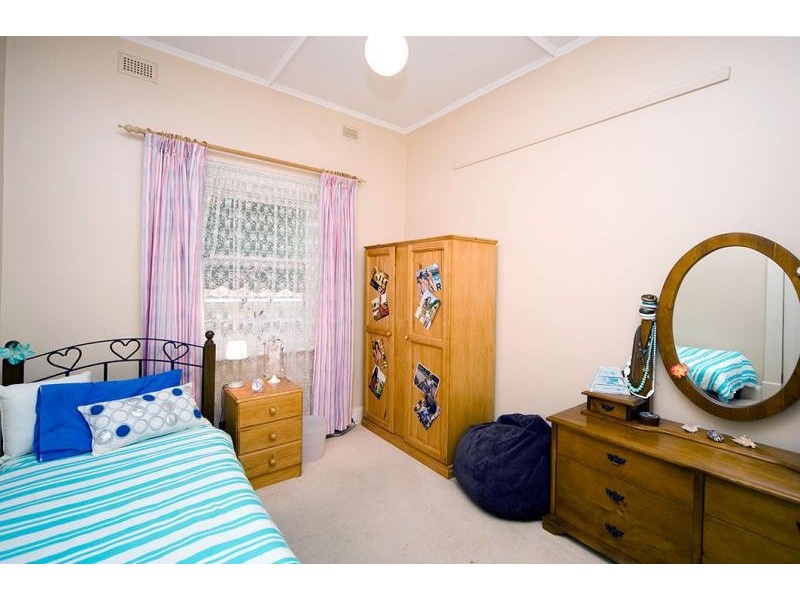 13 St Georges Avenue, Glandore SA 5037