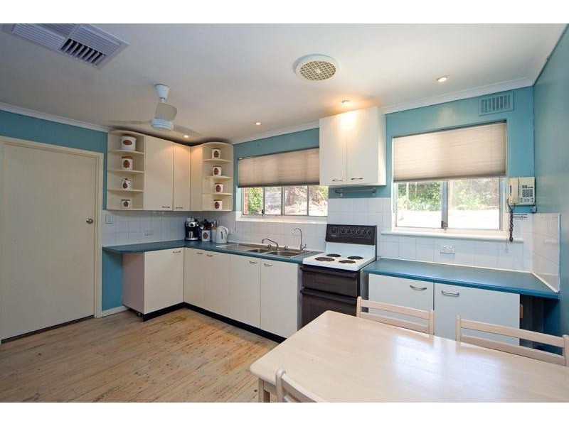 25 Alison Drive, Happy Valley SA 5159