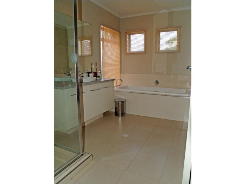 10 Wilkinson Court, Mclaren Flat SA 5171