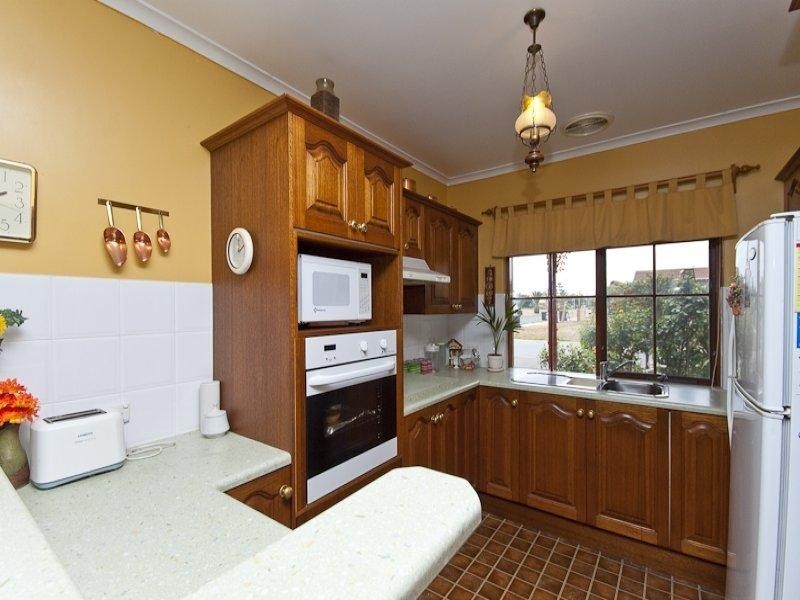 1 Libby Court, Tennyson SA 5022