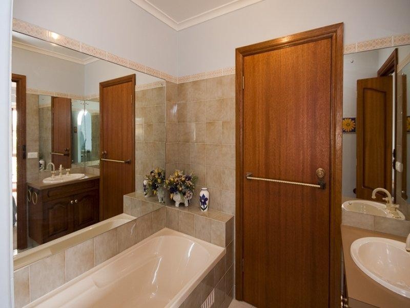 1 Libby Court, Tennyson SA 5022