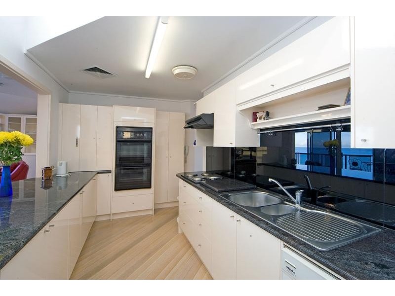 Apartment 4/42 South Esplanade, Glenelg South SA 5045