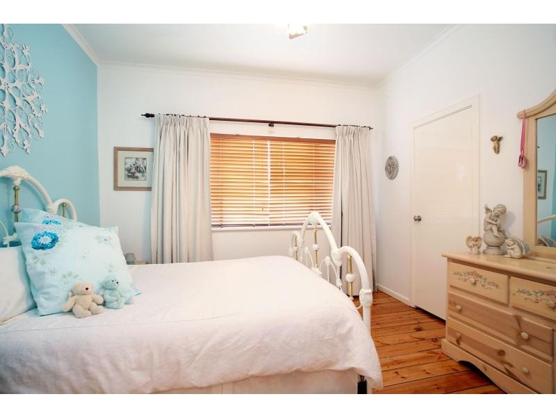 5 Keith Crescent, Marino SA 5049
