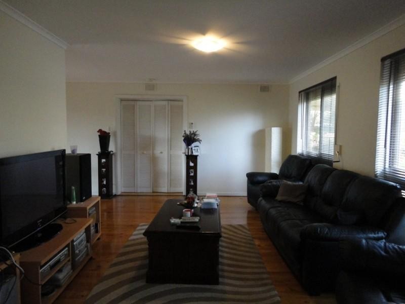 9 Mandalay Drive, Happy Valley SA 5159