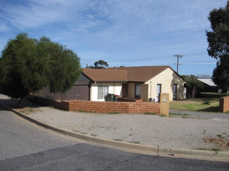 1 Scottsglade Road, Christie Downs SA 5164