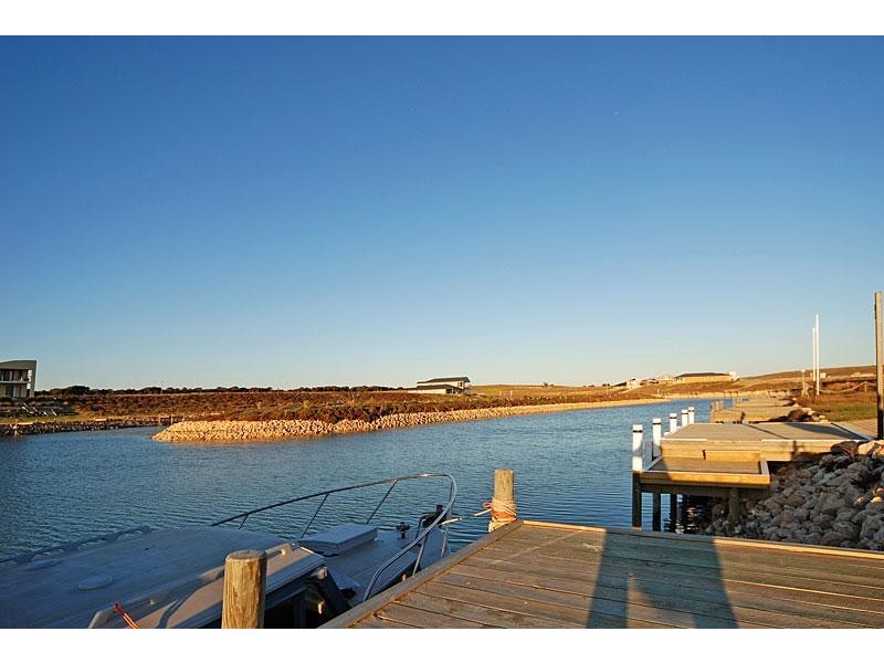 14 BRITANNIA PARADE, Hindmarsh Island SA 5214