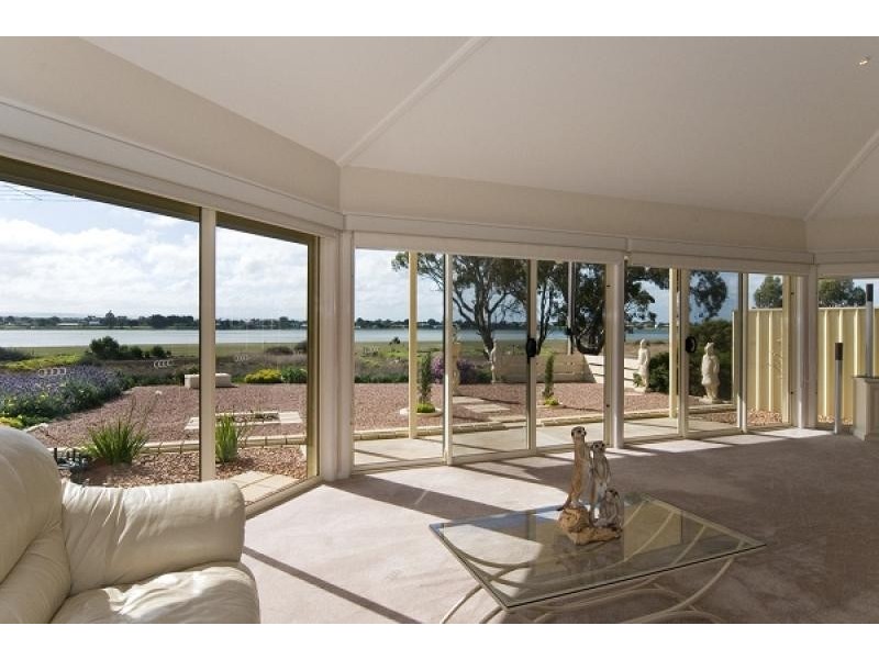 93 Captain Sturt Parade, Hindmarsh Island SA 5214