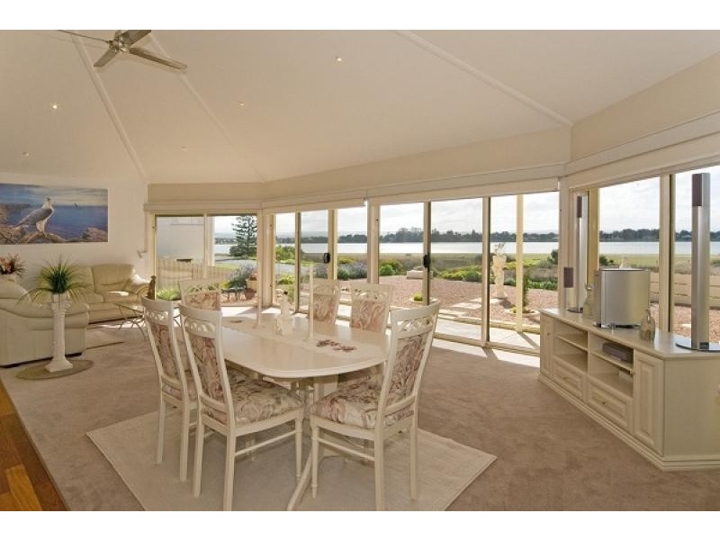 93 Captain Sturt Parade, Hindmarsh Island SA 5214