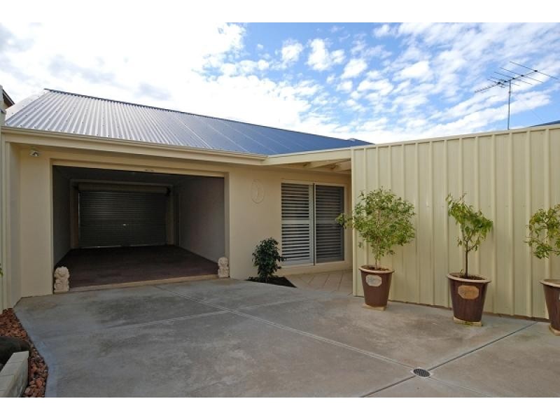 93 Captain Sturt Parade, Hindmarsh Island SA 5214