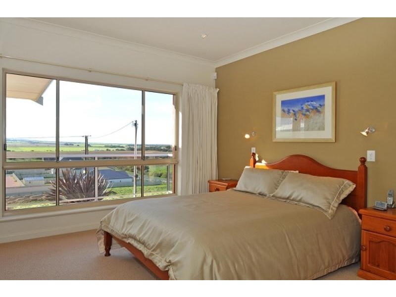 1 Hero Avenue, Middleton SA 5213