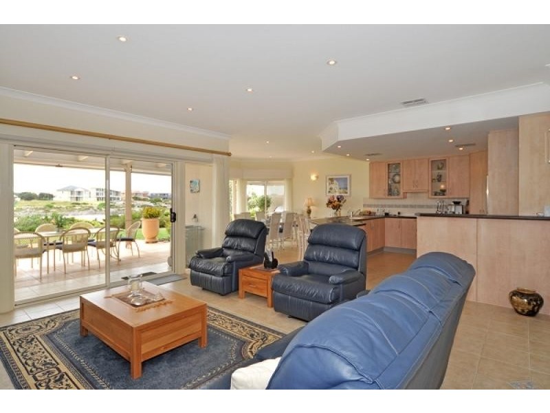 10 Arcadia Avenue, Hindmarsh Island SA 5214