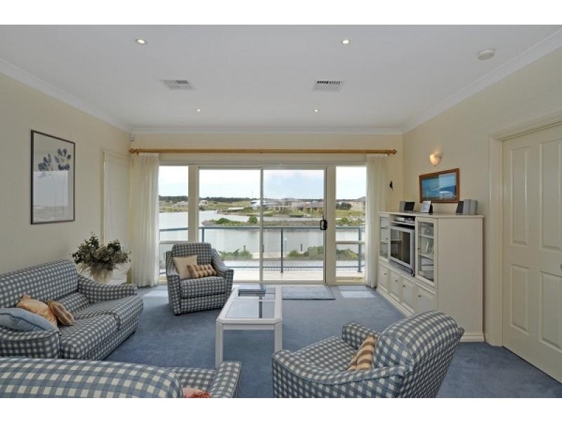 10 Arcadia Avenue, Hindmarsh Island SA 5214