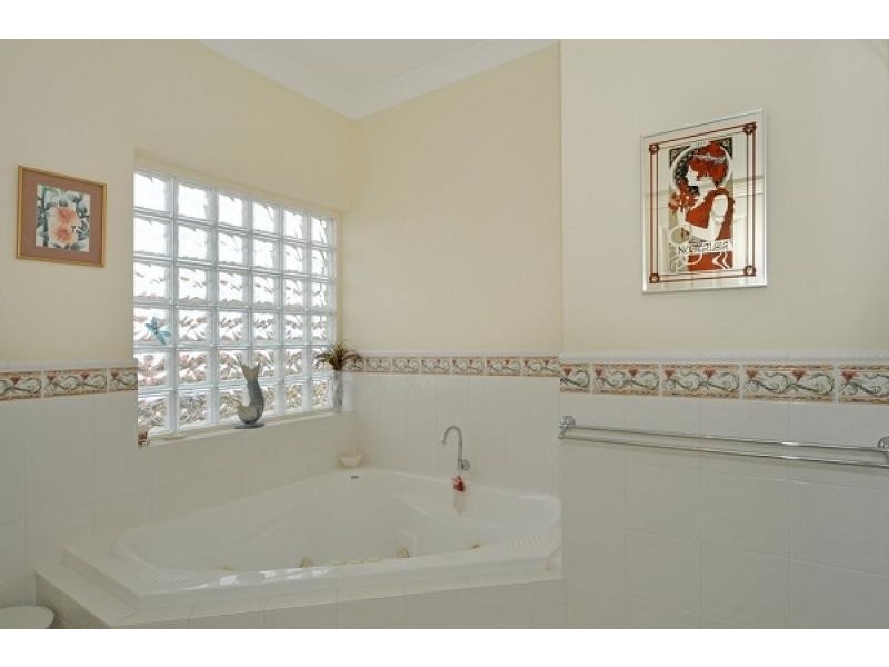 10 Arcadia Avenue, Hindmarsh Island SA 5214