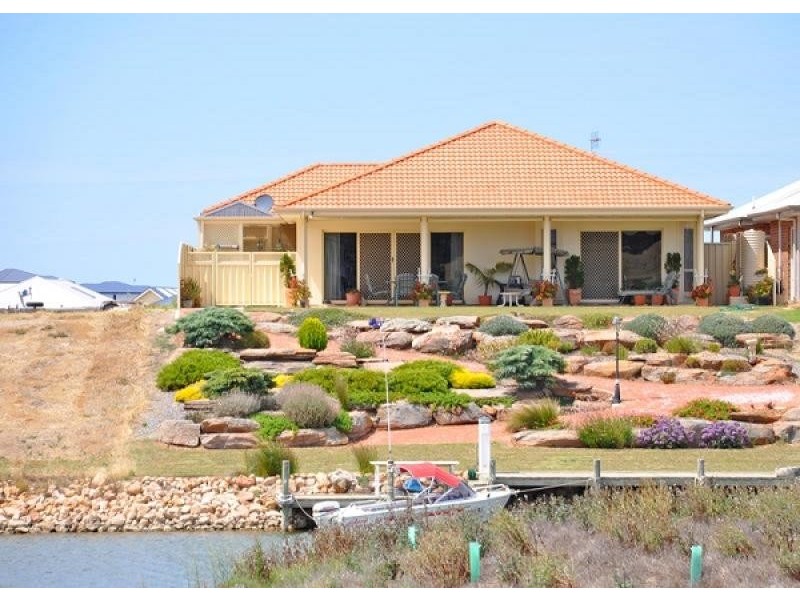 82 Britannia Parade, Hindmarsh Island SA 5214