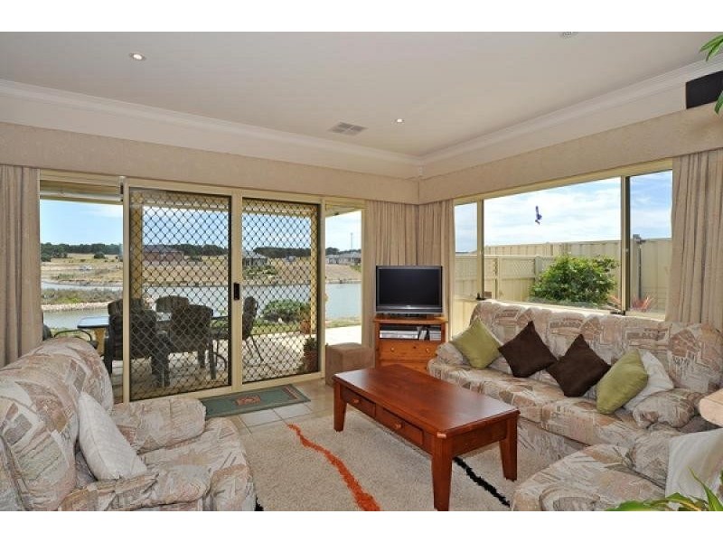 82 Britannia Parade, Hindmarsh Island SA 5214