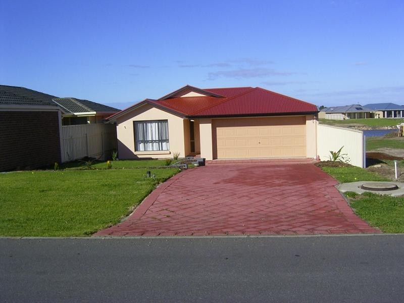 35 Britannia Parade, Hindmarsh Island SA 5214