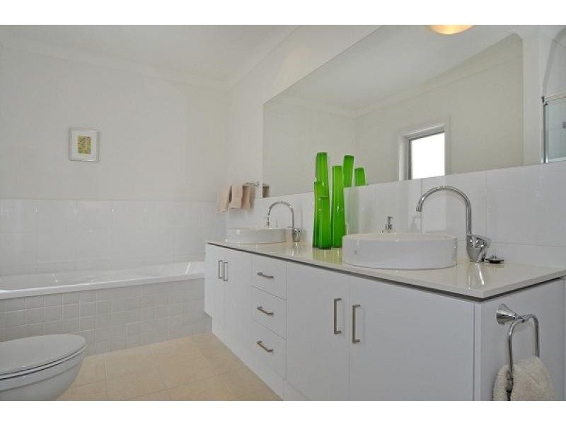 43 Vesta Drive, Hindmarsh Island SA 5214