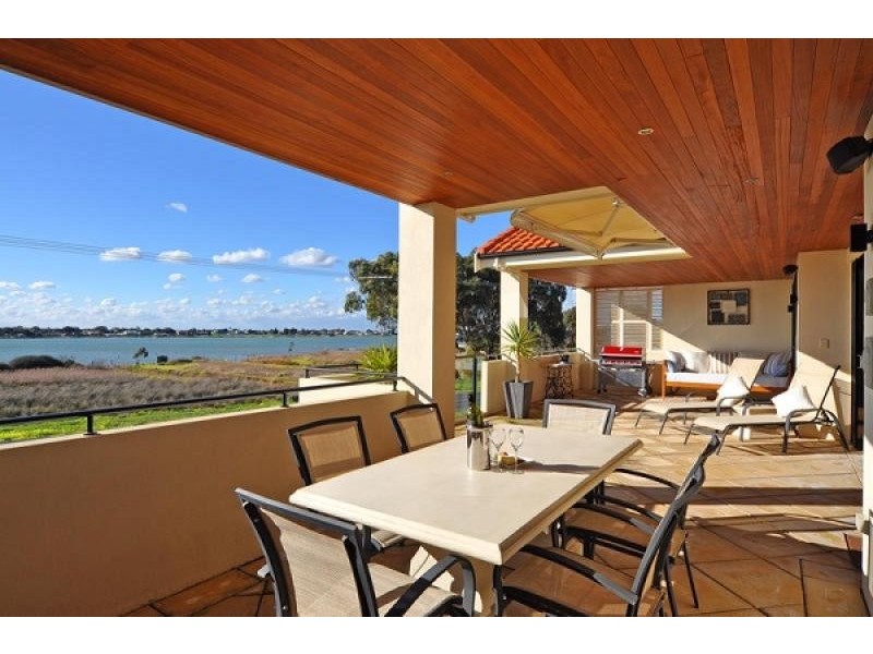 95 Captain Sturt Parade, Hindmarsh Island SA 5214