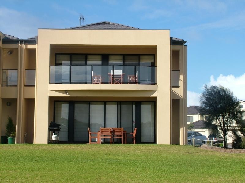 15 Vesta Drive, Hindmarsh Island SA 5214