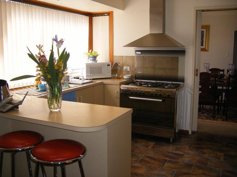 2 MADISON COURT, Hallett Cove SA 5158