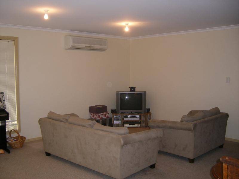 5 HEREFORD LANE, Woodcroft SA 5162