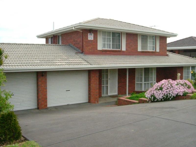 31 COORABIE CRESCENT, Hallett Cove SA 5158