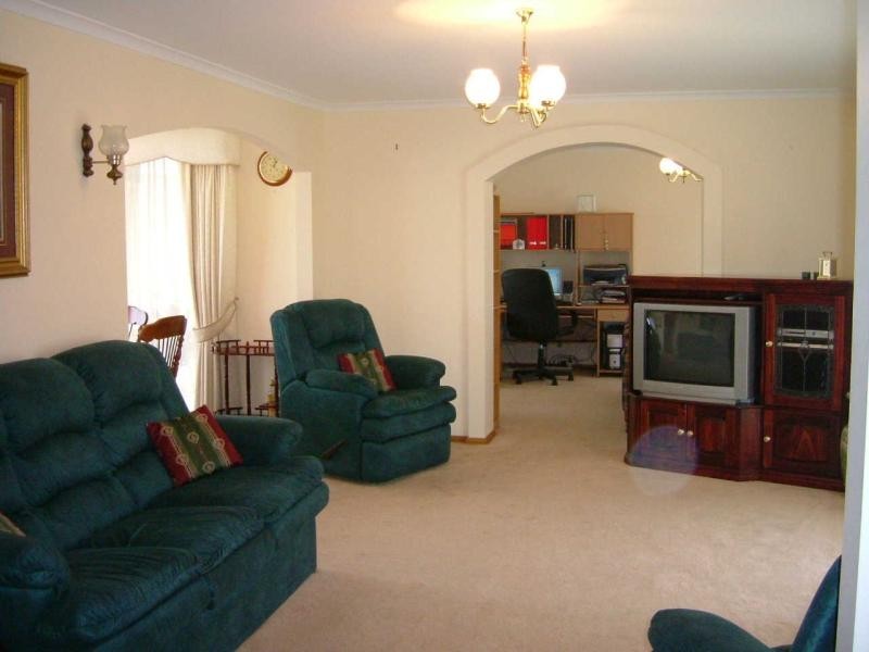 31 COORABIE CRESCENT, Hallett Cove SA 5158