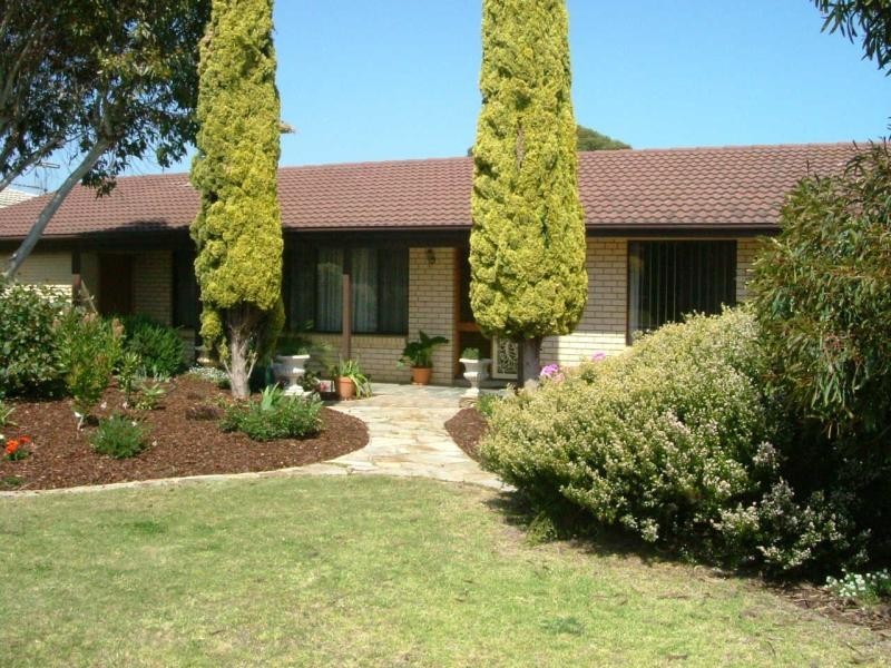 13 FALCON AVENUE, Hallett Cove SA 5158
