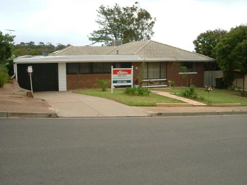 5 SOVEREIGN STREET, Hallett Cove SA 5158