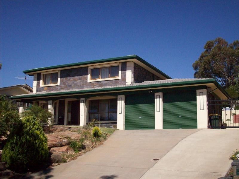 10 MAYFLOWER CRESCENT, Hallett Cove SA 5158