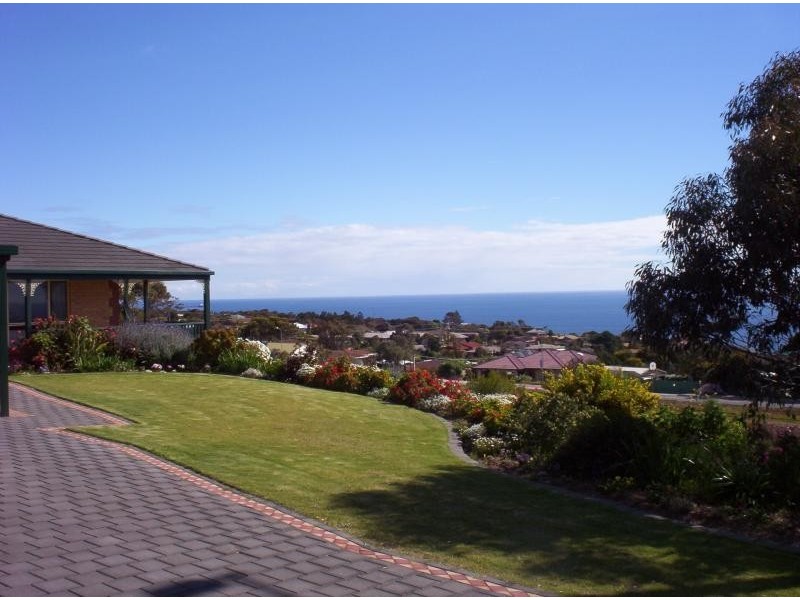1 WONGGO STREET, Hallett Cove SA 5158