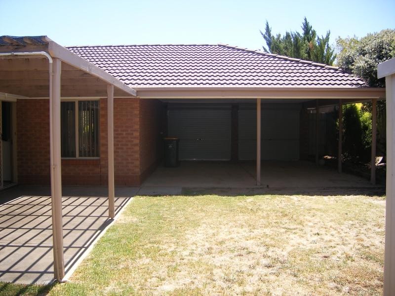 12 YOUNG STREET, Trott Park SA 5158
