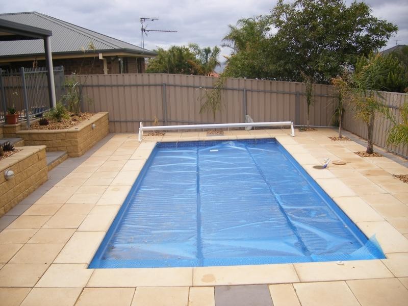 2 BRAMPTON COURT, Hallett Cove SA 5158