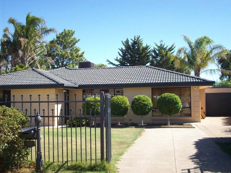 13 SHAKES CRESCENT, Hallett Cove SA 5158