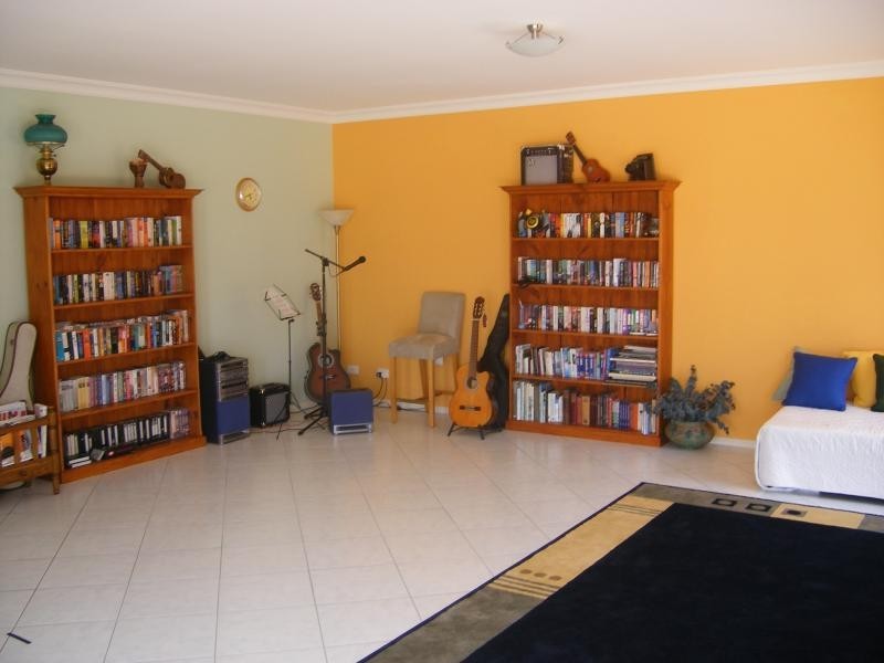 20 Ingleton Drive, Hallett Cove SA 5158