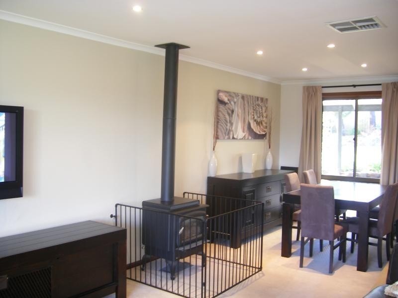 11 WEERAB DRIVE, Hallett Cove SA 5158