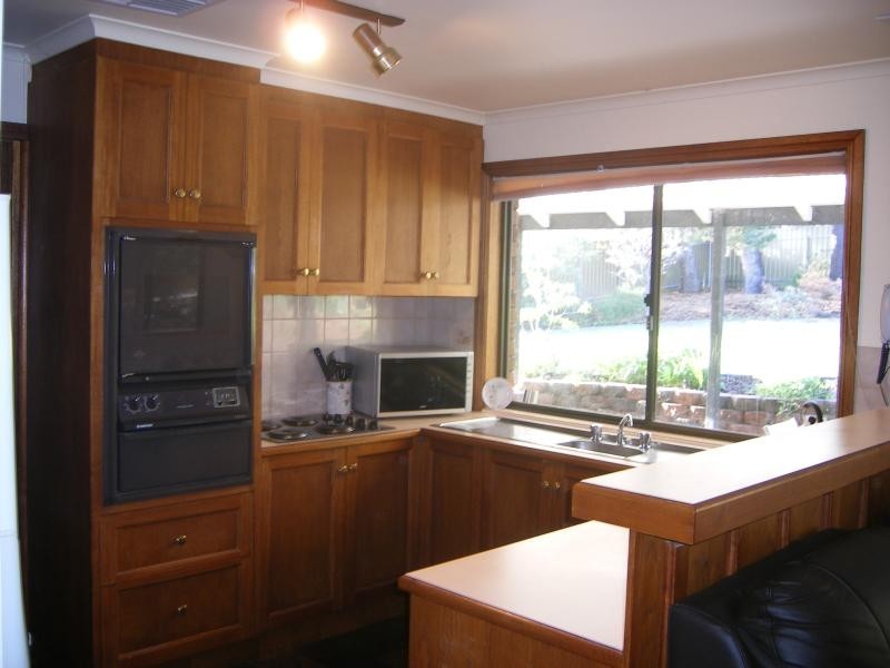 11 WEERAB DRIVE, Hallett Cove SA 5158