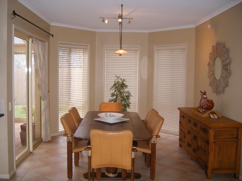 24 INGLETON DRIVE, Hallett Cove SA 5158