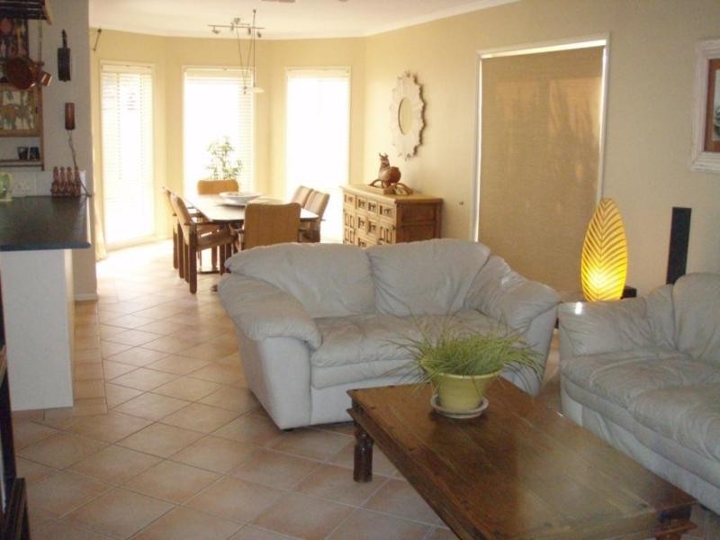 24 Ingleton Drive, Hallett Cove SA 5158