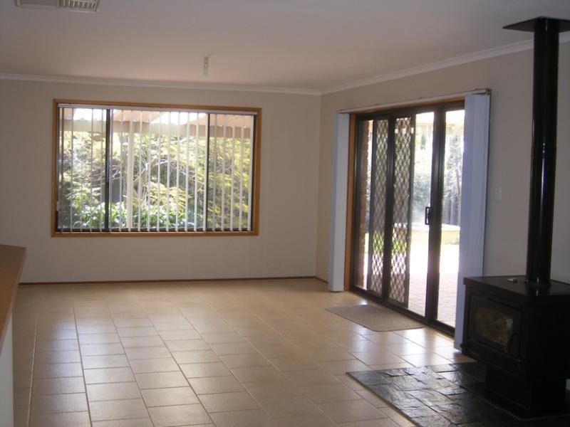 38 Barton Drive, Trott Park SA 5158