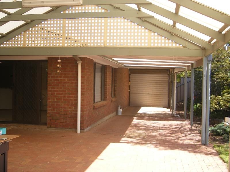 38 Barton Drive, Trott Park SA 5158