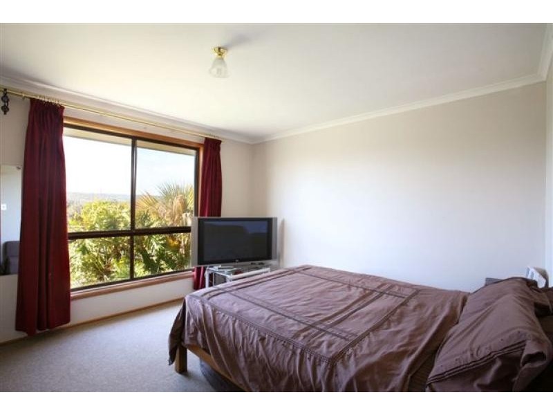 17 Lyons Circuit, Trott Park SA 5158
