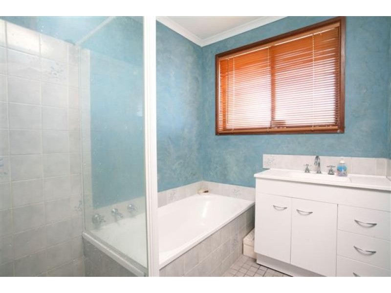 17 Lyons Circuit, Trott Park SA 5158