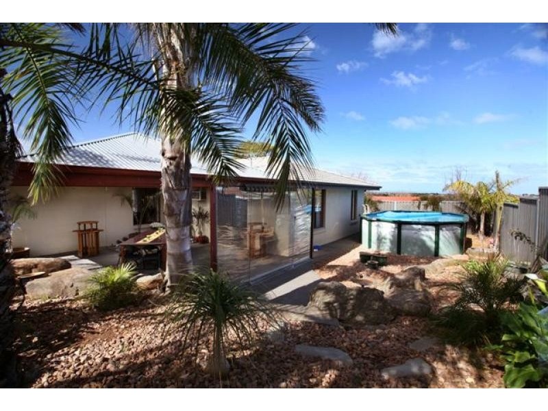 17 Lyons Circuit, Trott Park SA 5158