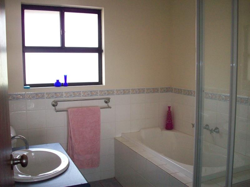 38 Elizabeth Crescent, Hallett Cove SA 5158