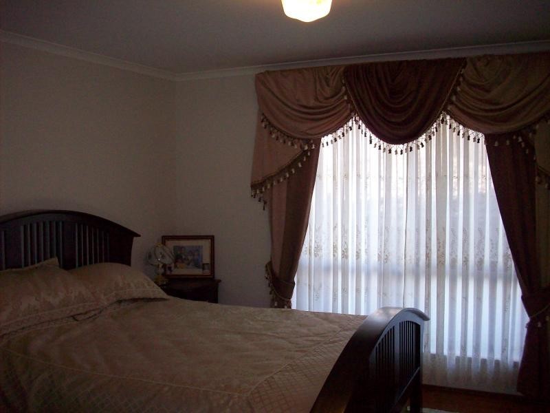 21 Barton Drive, Trott Park SA 5158