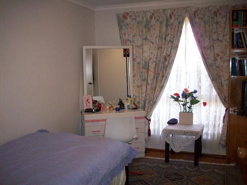 21 Barton Drive, Trott Park SA 5158